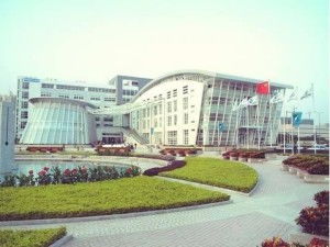 中国药科大学成教院与成人教育学院 职业进阶的坚实阶梯